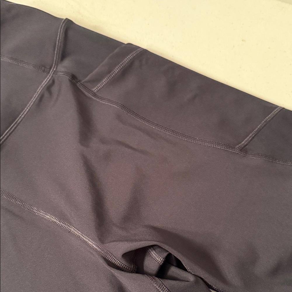 Amazon Essentials Black Women's Performance Leggi… - image 3